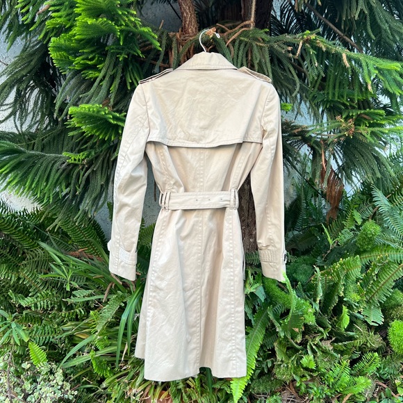 Banana Republic Beige Belter Trench Coat | XS | Removable Belt | Fully Lined - Picture 8 of 17